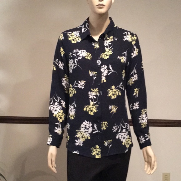 Long sleeved button up blouse - Picture 1 of 2